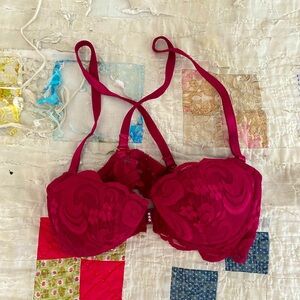 Elegant Lace Underwire Bra in Red